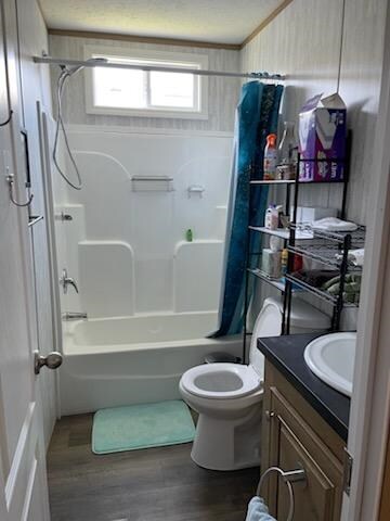 Guest Bathroom - 139 Crimson Rose Way