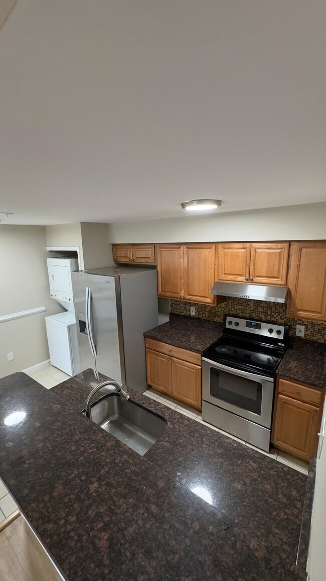 Foto del edificio - 8623 Beekman Pl