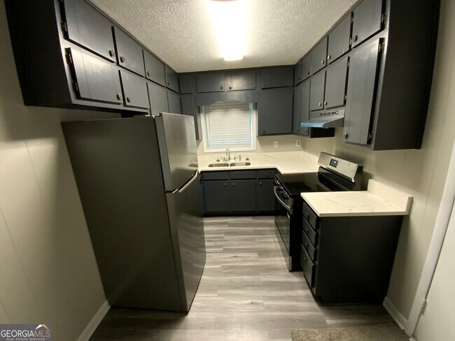 Building Photo - 692 White Bird Way