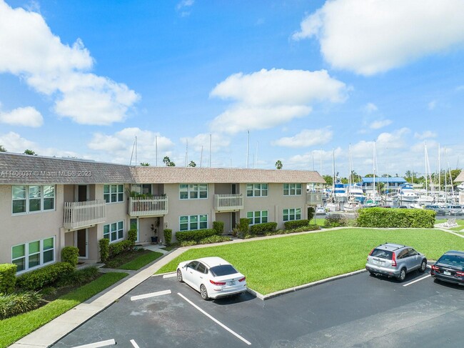 Foto del edificio - 311 Gulfstream Rd