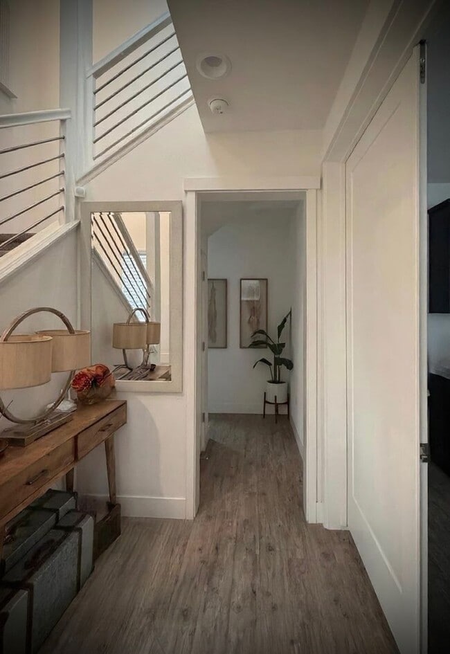 Foto del edificio - Luxury 4BR Home with Dual Side Yards, Putt...