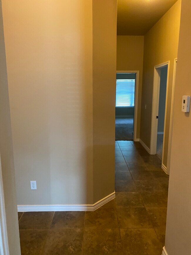 Building Photo - 4621 Brutus Ln