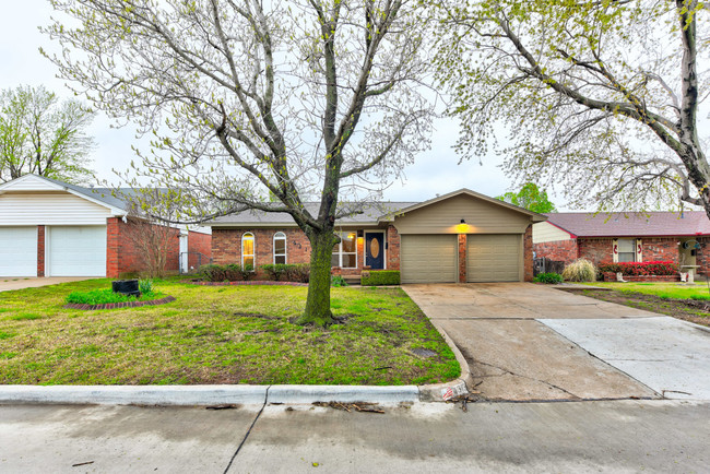 Building Photo - 4313 Spiva