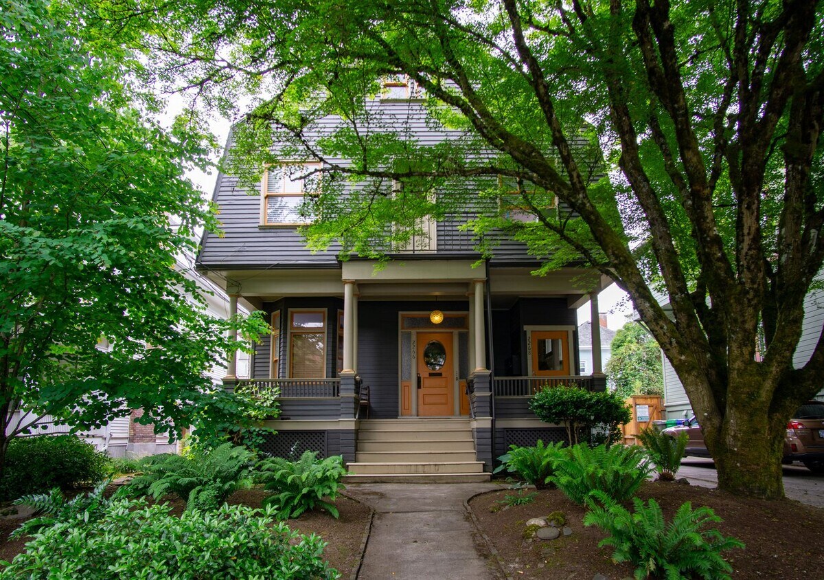 Foto principal - Top Floor Corner Flat in GORGEOUS 1886 Nob...