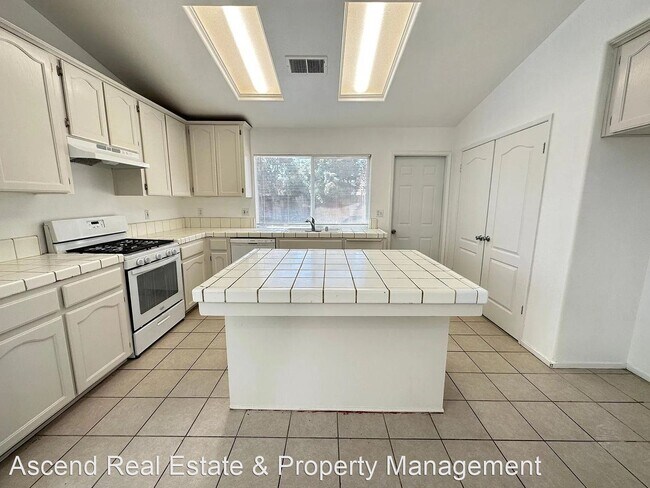 Building Photo - 3 br, 2 bath House - 5817 Pendleton Falls Dr