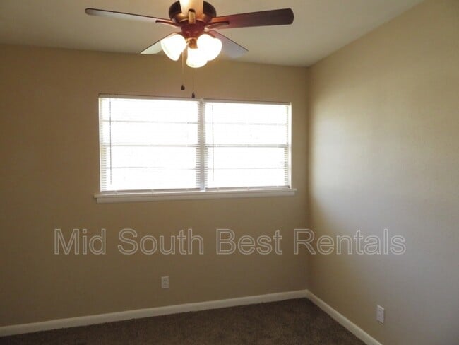 Building Photo - 9200 Merrivale Dr