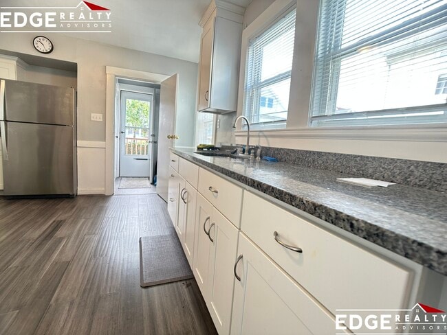 Foto del edificio - 17 Laurel St