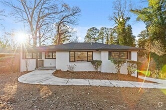 Building Photo - 2241 Glendale Dr