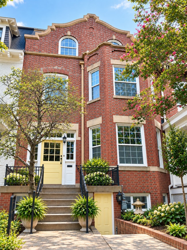 Building Photo - 1746 Lamont St NW
