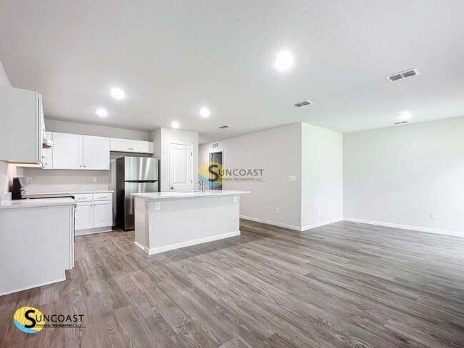 Building Photo - 19 Wood Amber Ln