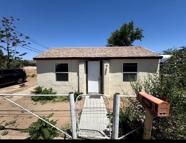 528 Park Ln