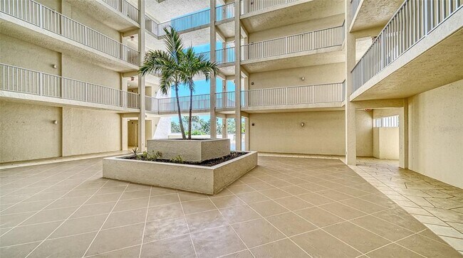 Foto del edificio - 1355 S Portofino Dr