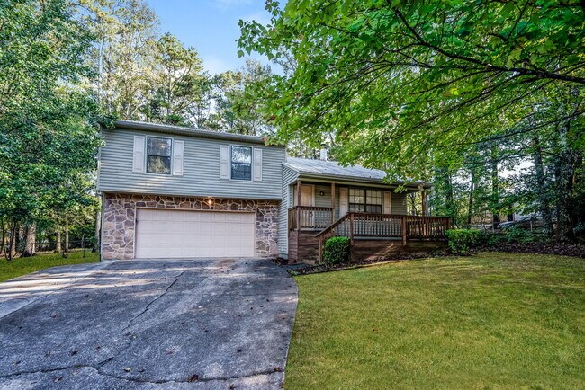 Building Photo - 2301 Loch Lomond Ln
