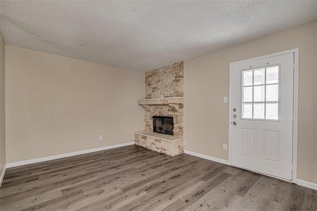 Foto del edificio - 836 NW Summercrest Blvd
