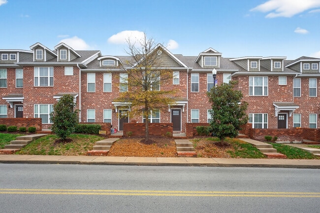 Building Photo - 117 Charlotte Dr