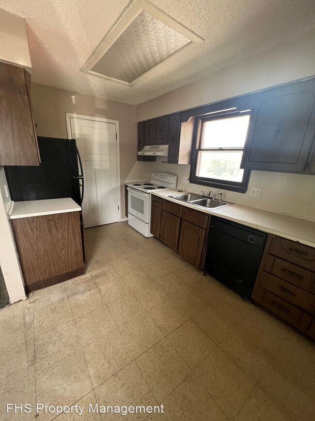 Building Photo - 2 br, 1 bath House - 4111 W Burbank Unit A