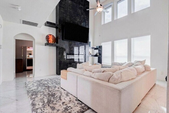 Foto del edificio - 22127 Roxanne Field Ln