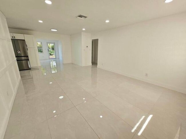 Building Photo - 7304 Westwood Dr