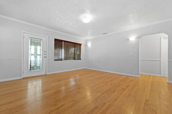 Foto del edificio - 609 NE 9th Ave