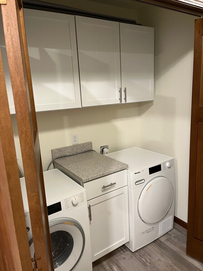 Foto del edificio - 422 Green Bay St