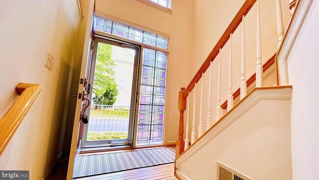 Foto del edificio - 4100 Flower Box Ct