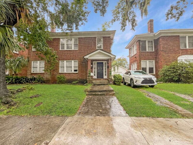 Building Photo - 521 E 49th St