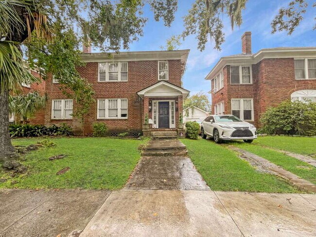 Foto del edificio - 521 E 49th St