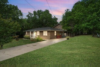 Building Photo - 255 Brackin St