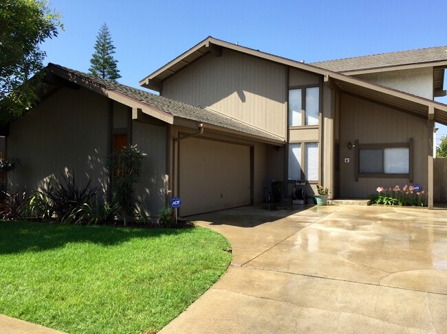 Front of Building Not the unit for rent - 363 Orizaba Ave
