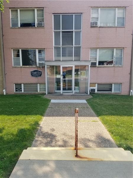 Primary Photo - 2232 Broadway Ave