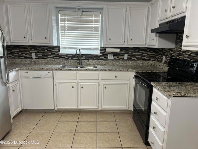 Foto del edificio - 4630 Erskine St