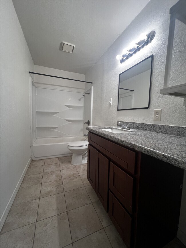 Foto del edificio - 14409 Pine St