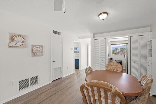 Building Photo - 708 S Tamiami Trl