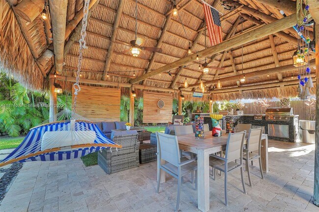 Foto del edificio - 2150 NW 16th Pl
