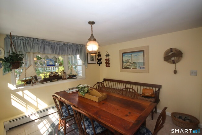 Photo - 23 Saunders Dr (East Lyme, CT) House