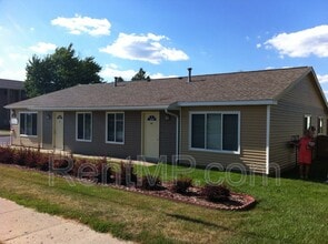 Building Photo - 722 W Broomfield -