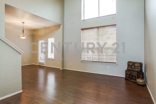 Foto del edificio - Fabulous 2-Story 2/1.5/2 Townhome in Lewisville ISD For Rent!