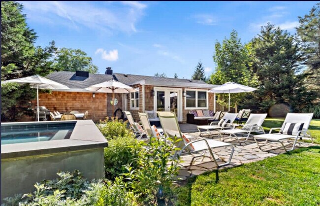 Building Photo - 14 Millstone Dr