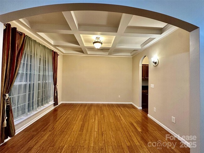 Foto del edificio - 1913 Thorn Crest Dr