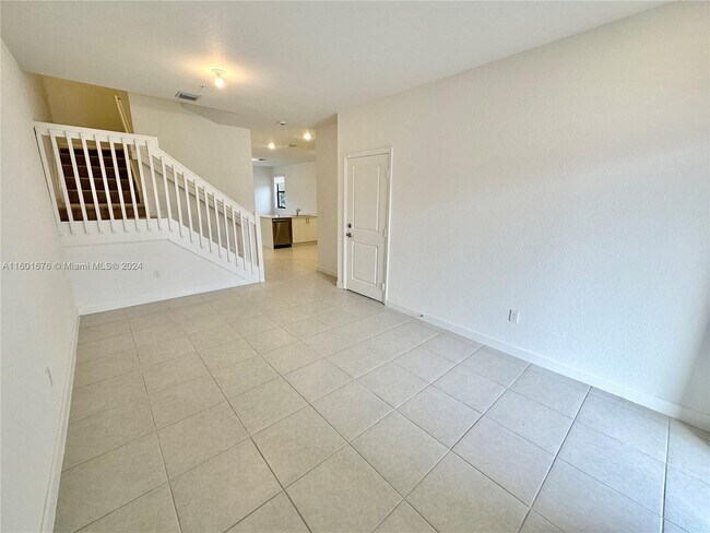 Foto del edificio - 15943 SW 2nd St