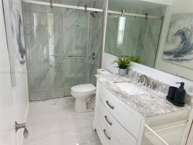 Foto del edificio - 1800 Collins Ave