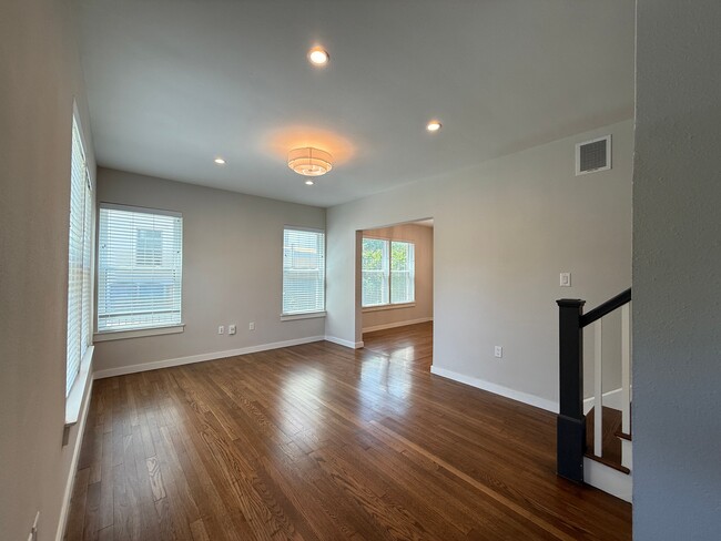 Building Photo - 2808 Wooldridge Dr