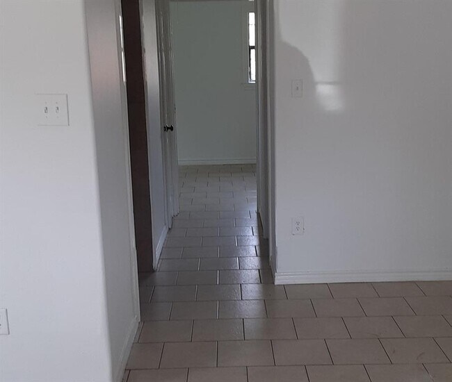 Building Photo - 809 Washington St