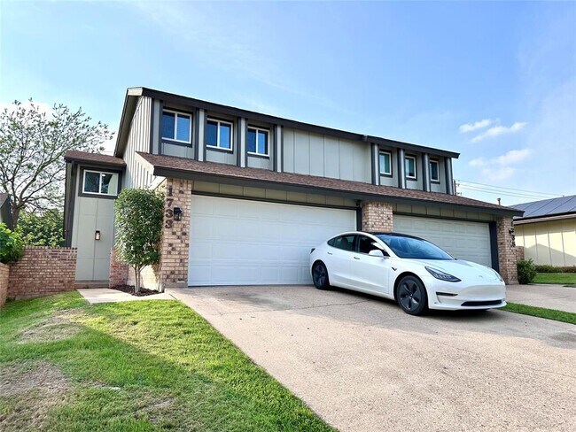 Building Photo - 1733 Harliquin Run