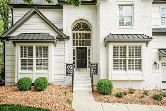 Foto del edificio - Meticulous Four Bedroom Dream Home!