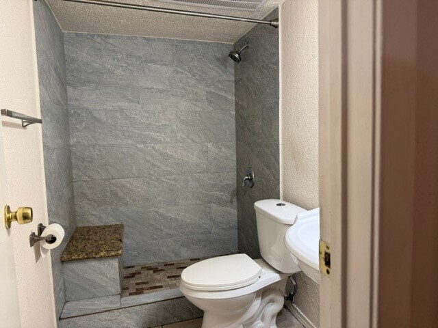 Foto del edificio - 6701 Sands Point Dr