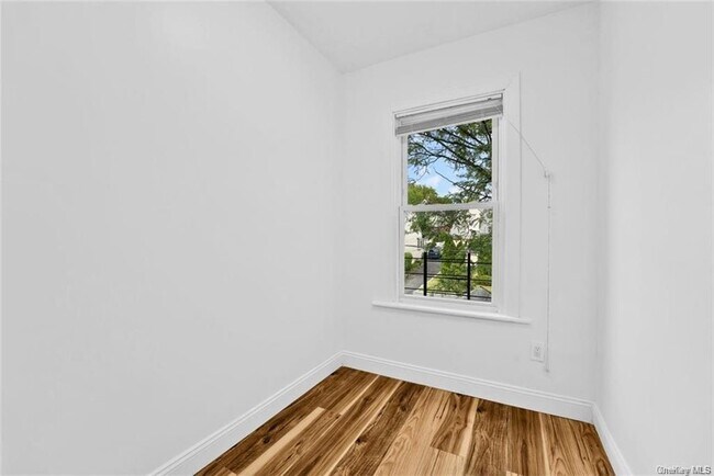 Building Photo - 430 S 4th Ave