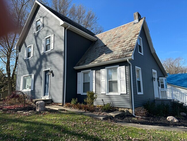 Building Photo - 1766 Columbus Rd