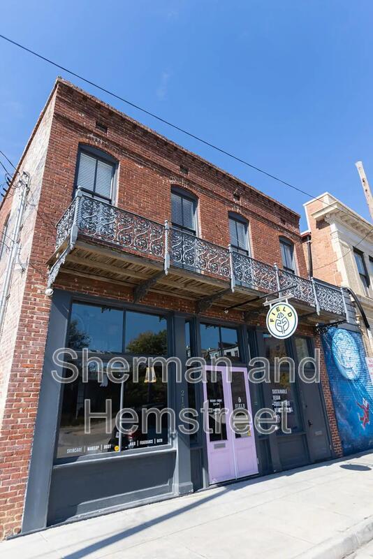 Building Photo - 215 12th St