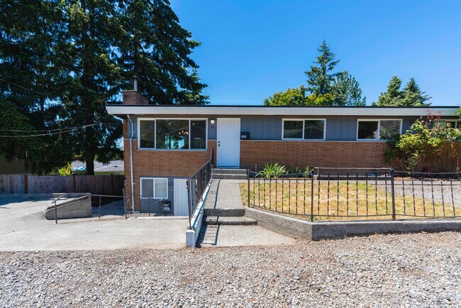 Photo - 549 Index Plz NE Apartments